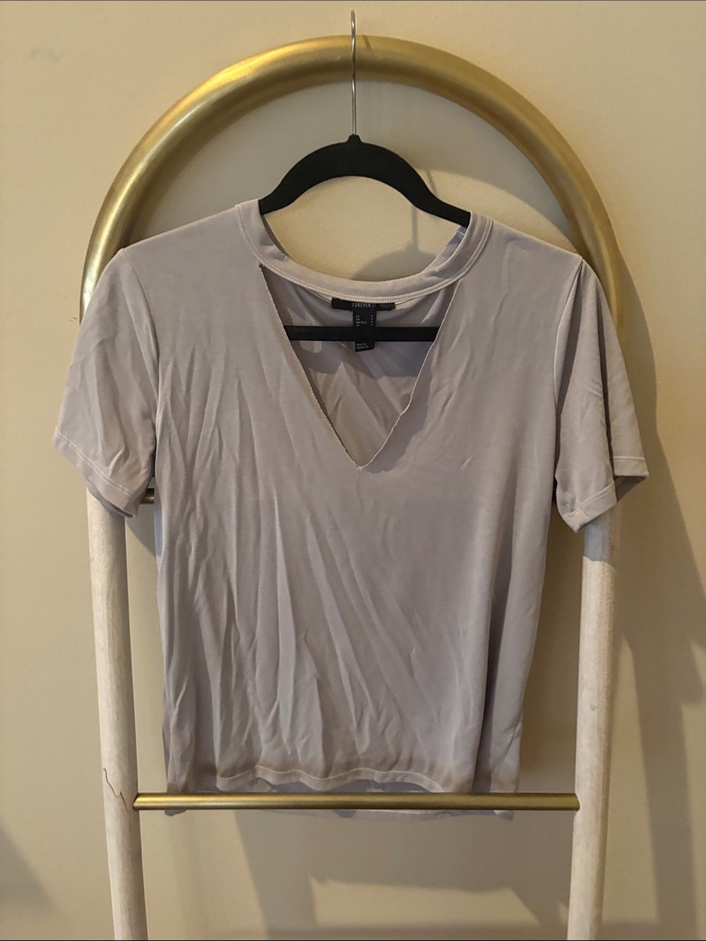 Forever 21 Light Gray V-Neck Short Sleeve Tee